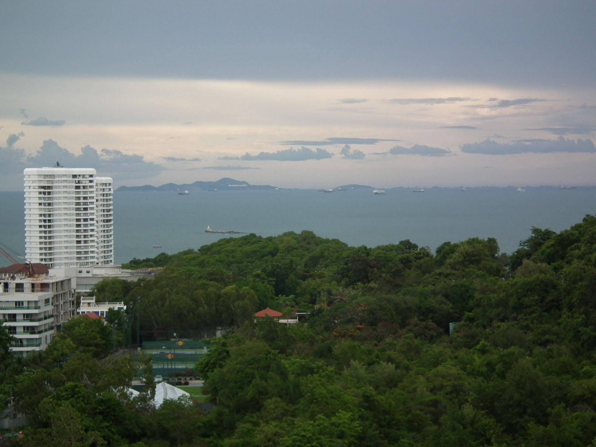 Ferienwohnung Abricole At Pattaya Hill Exterior foto